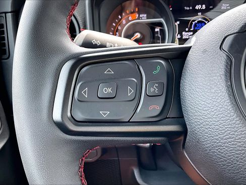 Used 2024 Jeep Wrangler Unlimited Rubicon w/ Convenience Group AWD/4WD image 23