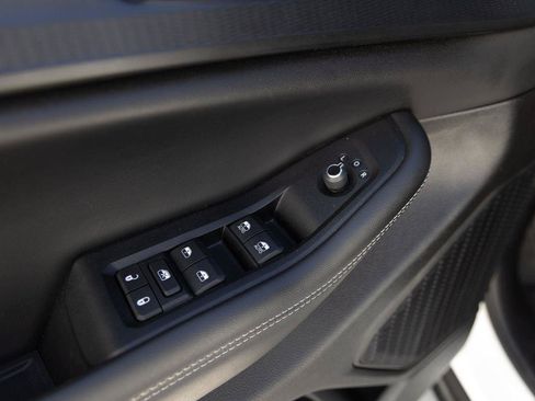 Used 2023 Jeep Grand Cherokee L Altitude AWD/4WD image 12