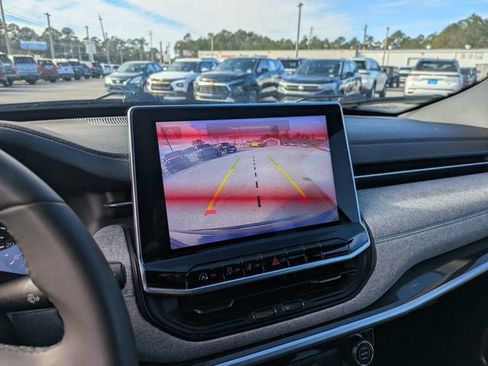 Certified 2024 Jeep Compass Latitude image 23
