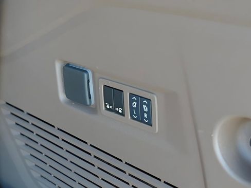 New 2026 GMC Yukon Denali w/ Sun & Power Step Package image 28