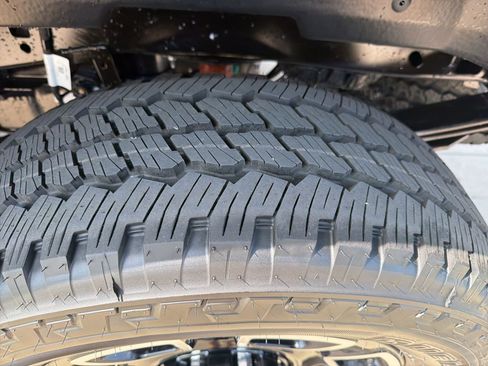 New 2026 Ford F250 Platinum w/ FX4 Off-Road Package image 11