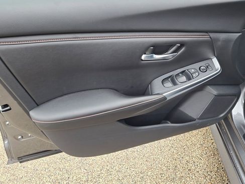 Used 2025 Nissan Sentra SR image 19