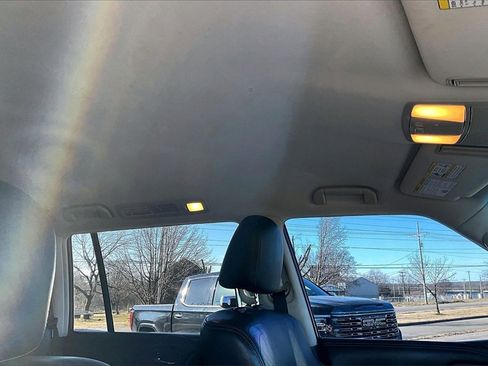 Used 2017 Nissan Armada SL image 18