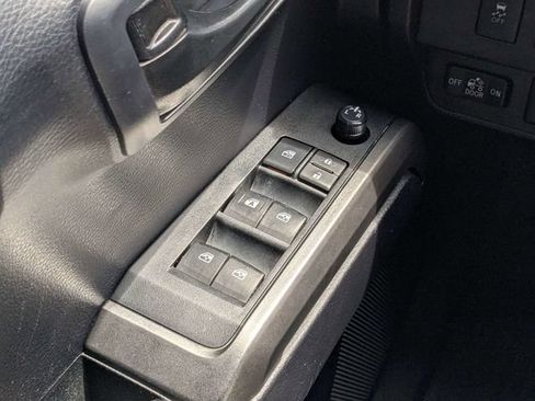 Used 2020 Toyota Tacoma SR5 AWD/4WD image 19