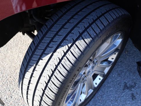 Used 2017 GMC Yukon Denali w/ Open Road Package image 27