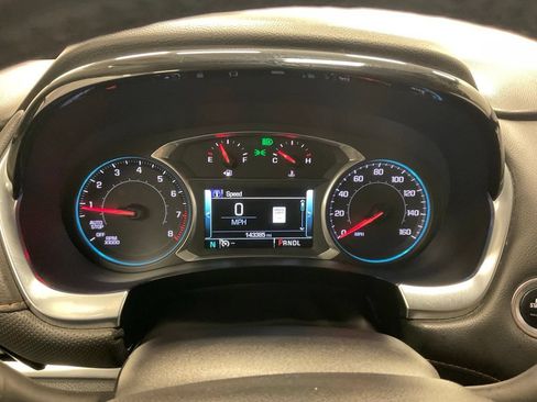 Used 2019 Chevrolet Traverse Premier w/ Redline Edition AWD/4WD image 2