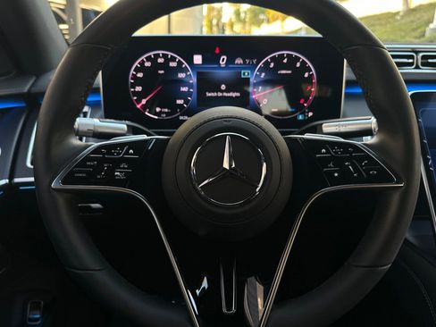Certified 2025 Mercedes-Benz S 580 4MATIC Sedan image 24