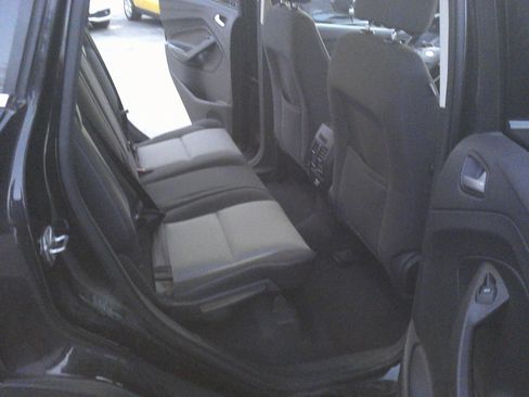 Used 2017 Ford Escape SE image 15