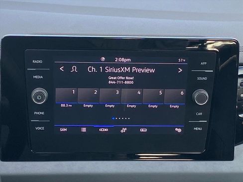 Certified 2025 Volkswagen Jetta SE image 8