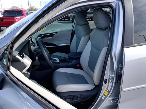 Used 2024 Toyota RAV4 XLE Premium image 8