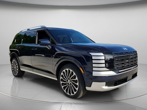 New 2026 Hyundai Palisade Calligraphy FWD image 3