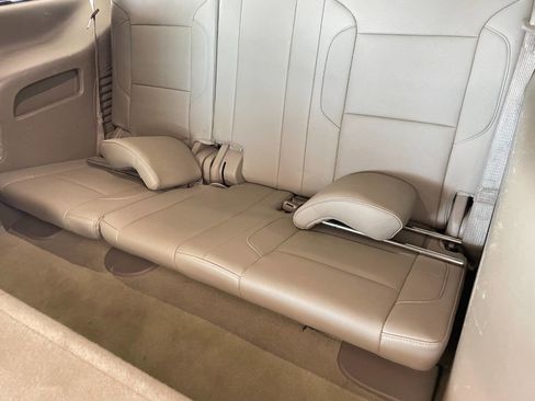 Used 2016 GMC Yukon SLT w/ HD Trailering Package image 23