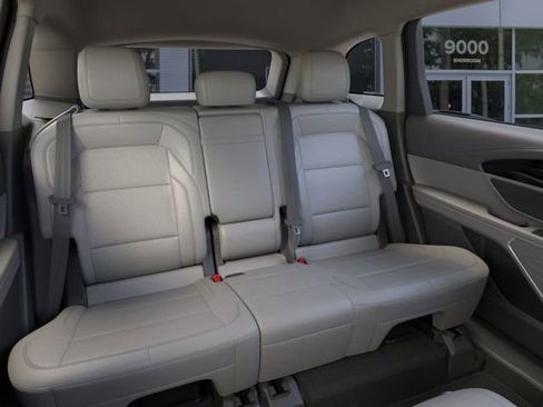 New 2025 Lincoln Nautilus Premier image 11