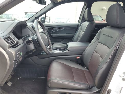 Certified 2024 Honda Ridgeline Black Edition image 8