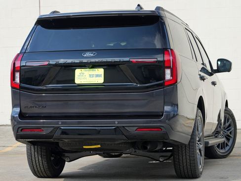 Used 2026 Ford Expedition Platinum w/ Stealth Appearance Package AWD/4WD image 5
