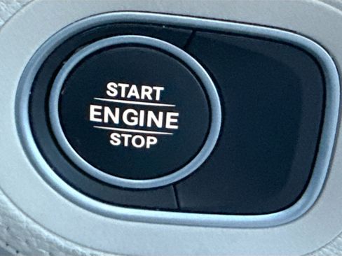 Used 2024 Mercedes-Benz GLE 450e 4MATIC image 35