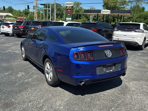 Used 2013 Ford Mustang Coupe RWD image 3