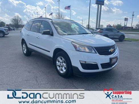 Used 2017 Chevrolet Traverse LS FWD image 1