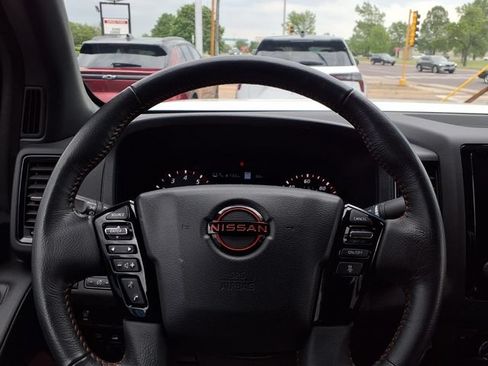 Used 2024 Nissan Frontier PRO-4X w/ Technology Package AWD/4WD image 11