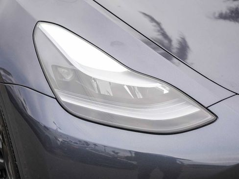 Used 2023 Tesla Model Y AWD image 4