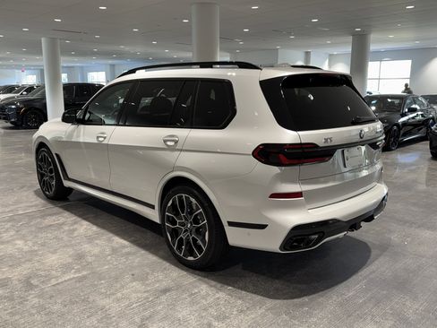 New 2026 BMW X7 M60i image 5