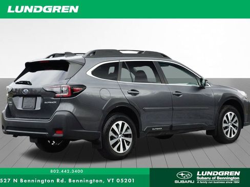 Used 2023 Subaru Outback Premium image 3