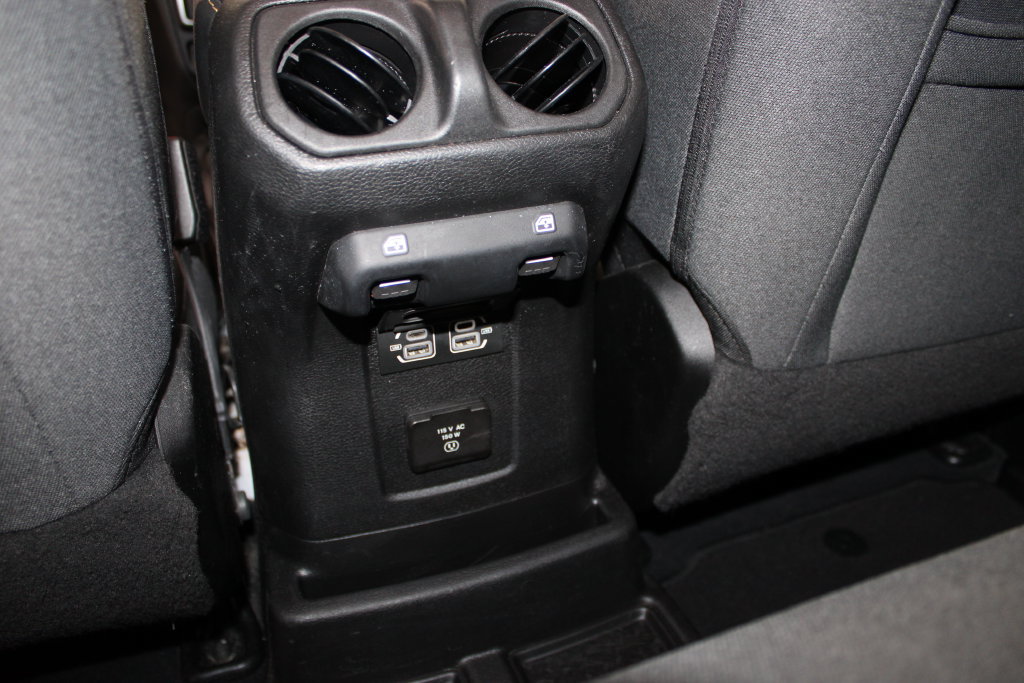 Used 2024 Jeep Wrangler Unlimited Sahara AWD/4WD image 43