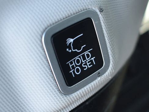 Used 2023 Jeep Grand Cherokee 4WD 4xe image 28