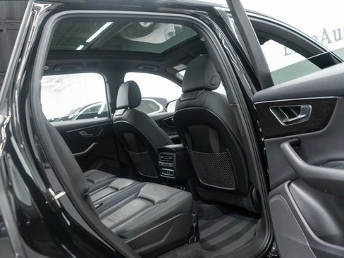 Used 2023 Audi Q7 3.0T Premium w/ Convenience Package AWD/4WD image 10