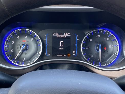 Used 2017 Chrysler Pacifica Touring Plus image 9