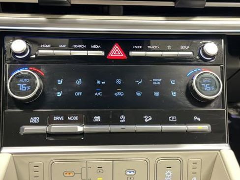 Used 2024 Hyundai Santa Fe Calligraphy AWD/4WD image 18