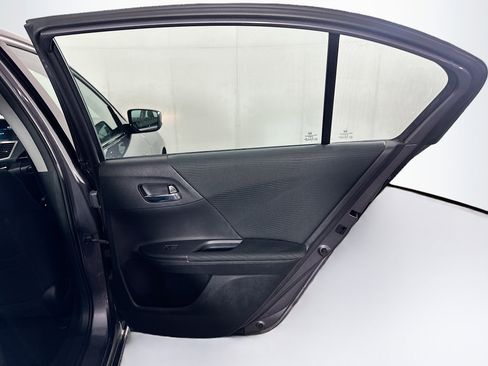 Used 2016 Honda Accord LX image 27