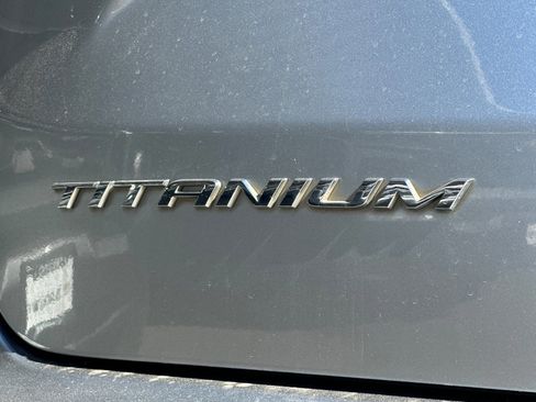 Used 2022 Ford Edge Titanium image 27