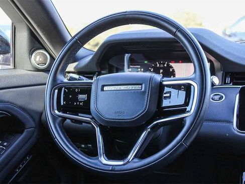 Used 2022 Land Rover Range Rover Evoque SE image 16