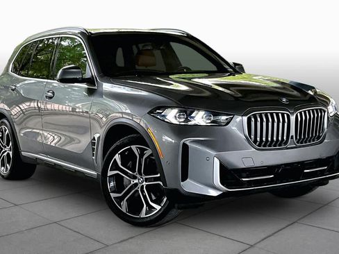 Used 2024 BMW X5 sDrive40i w/ Executive Package RWD image 2