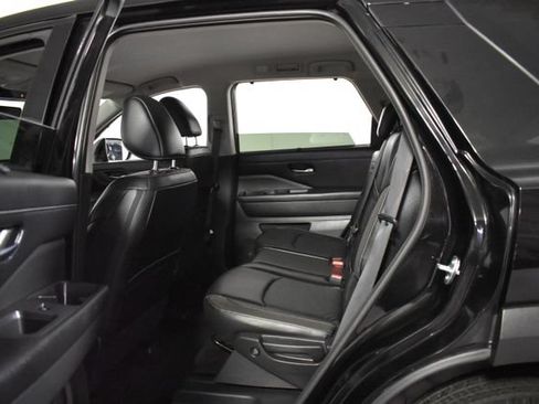 Used 2023 Nissan Pathfinder SL AWD/4WD image 31
