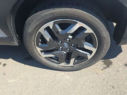 Used 2025 Subaru Forester Limited image 7