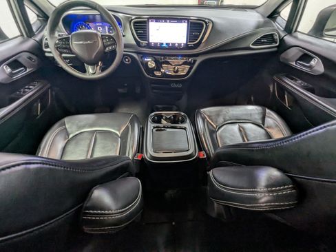 Used 2023 Chrysler Pacifica Touring-L w/ S Appearance Package FWD image 20