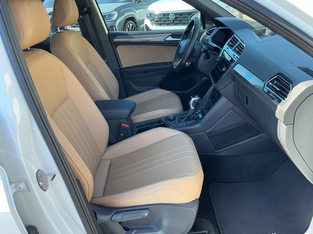 Certified 2023 Volkswagen Tiguan SE R-Line AWD/4WD image 22