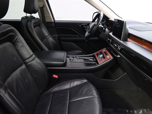 Used 2021 Lincoln Aviator Reserve w/ Equipment Group 208A AWD/4WD image 16
