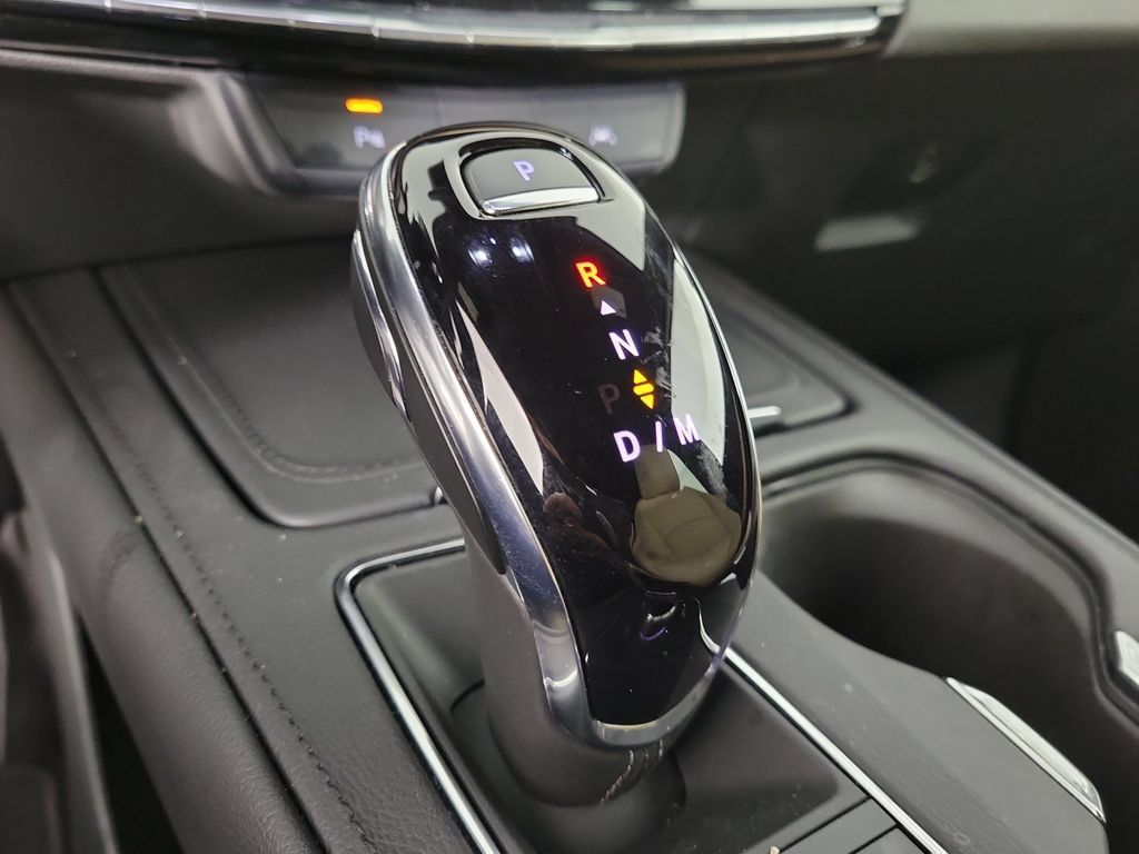 Certified 2024 Cadillac XT4 Luxury FWD image 29