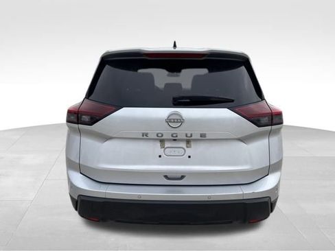 Used 2024 Nissan Rogue S image 8