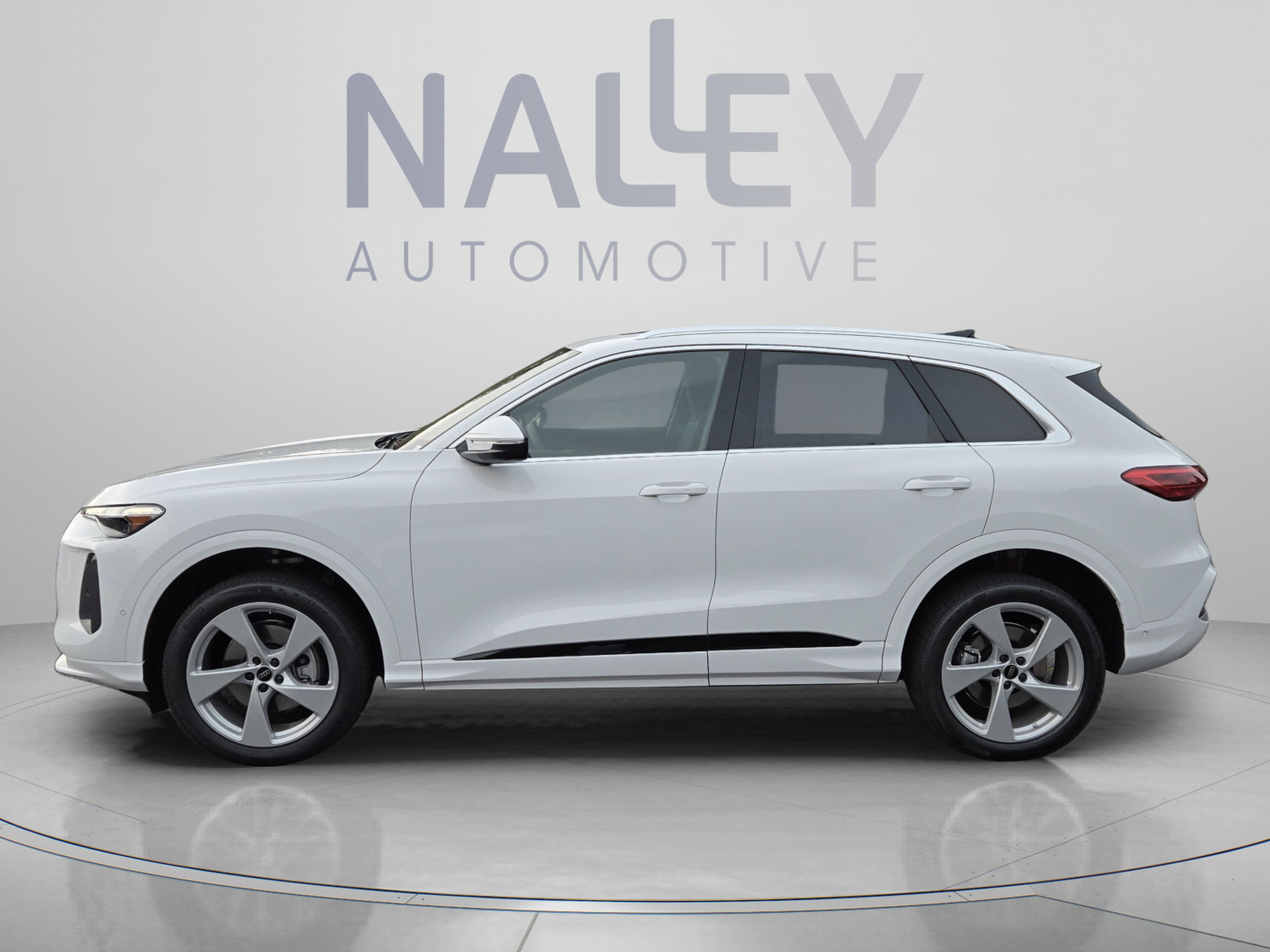 New 2026 Audi Q5 Premium w/ Premium Plus AWD/4WD image 2