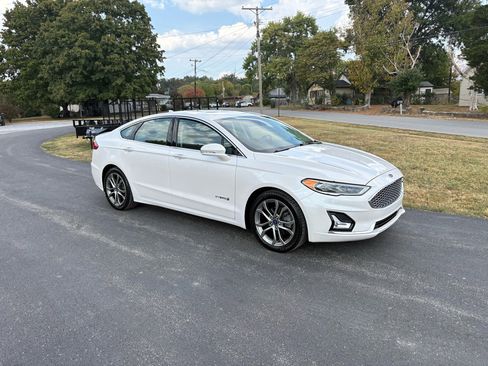 Used 2019 Ford Fusion Titanium image 30