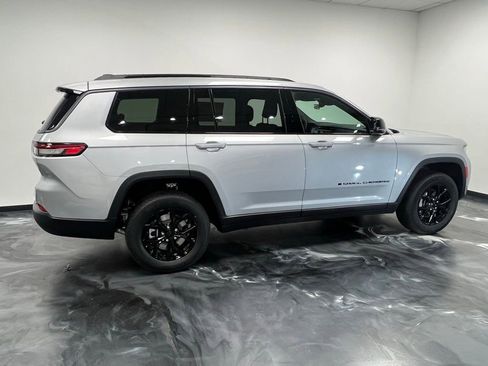 New 2026 Jeep Grand Cherokee L 4WD image 23