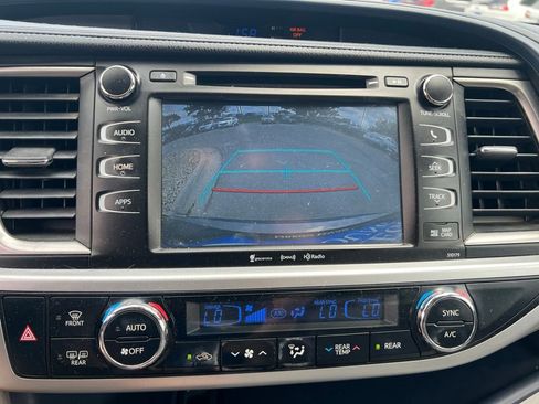 Used 2017 Toyota Highlander XLE w/ Carpet Mat Package AWD/4WD image 40