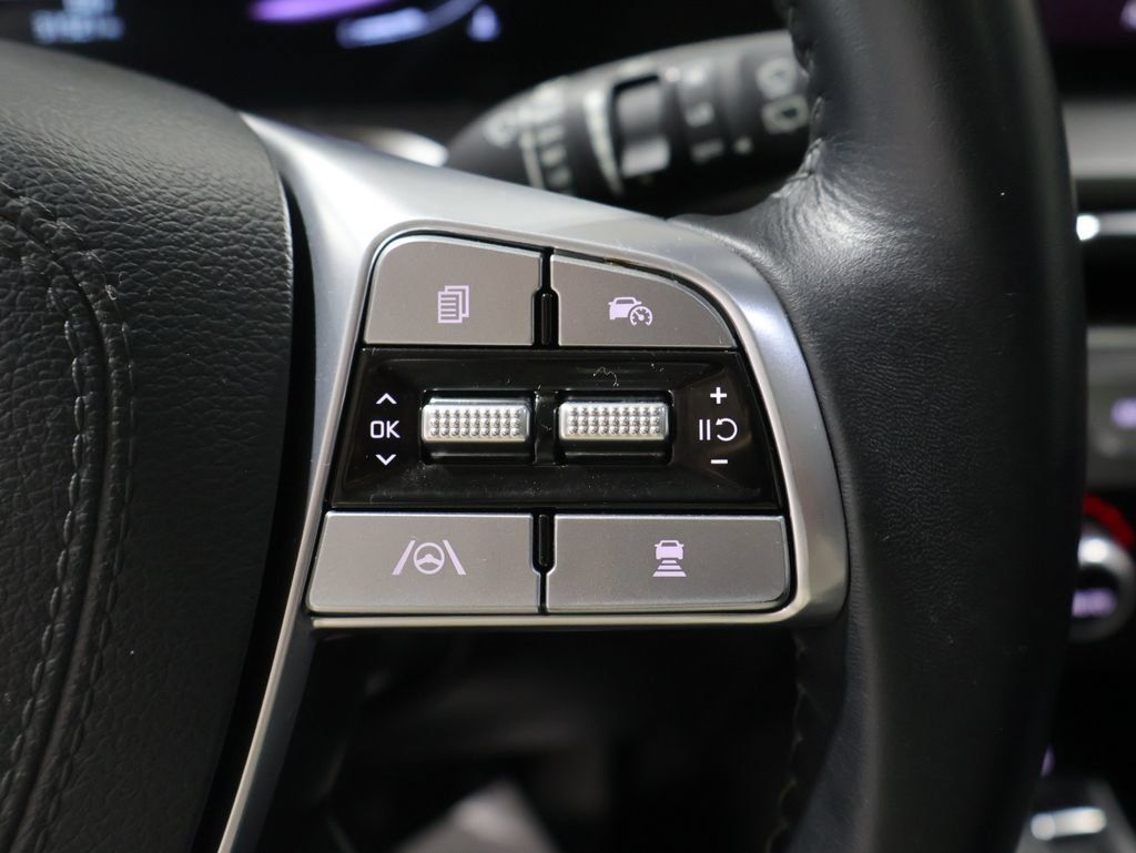 Used 2025 Kia Telluride S AWD/4WD image 42