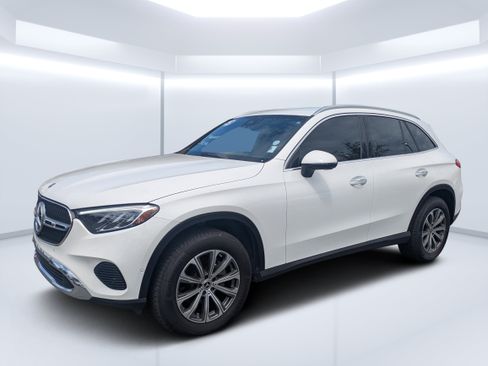 Certified 2025 Mercedes-Benz GLC 300 4MATIC image 6
