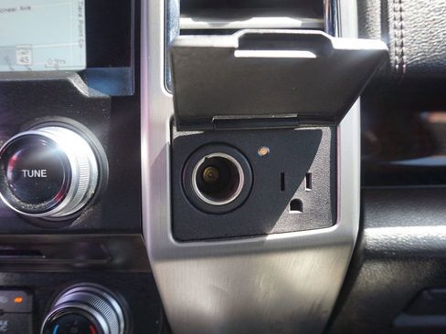 Used 2016 Ford F150 Platinum w/ Technology Package RWD image 39
