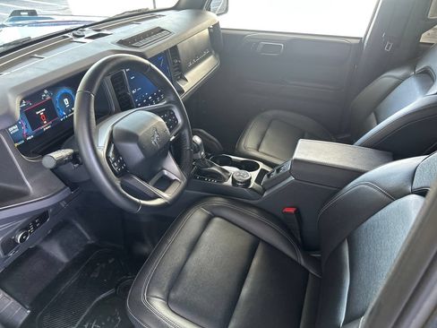 Used 2025 Ford Bronco Badlands AWD/4WD image 11